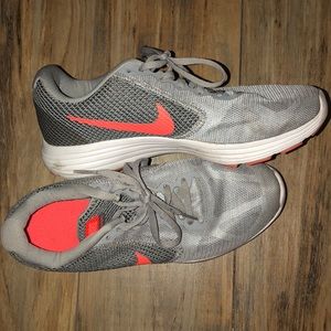 Nike Runnning Shoes - Revolution 3 series
